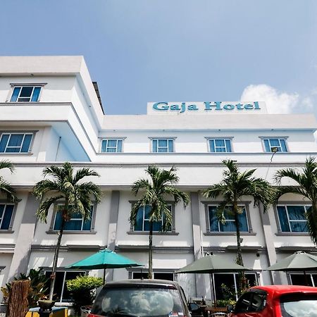 Reddoorz Plus @ Jalan Dr Sutomo Pekanbaru Exterior photo