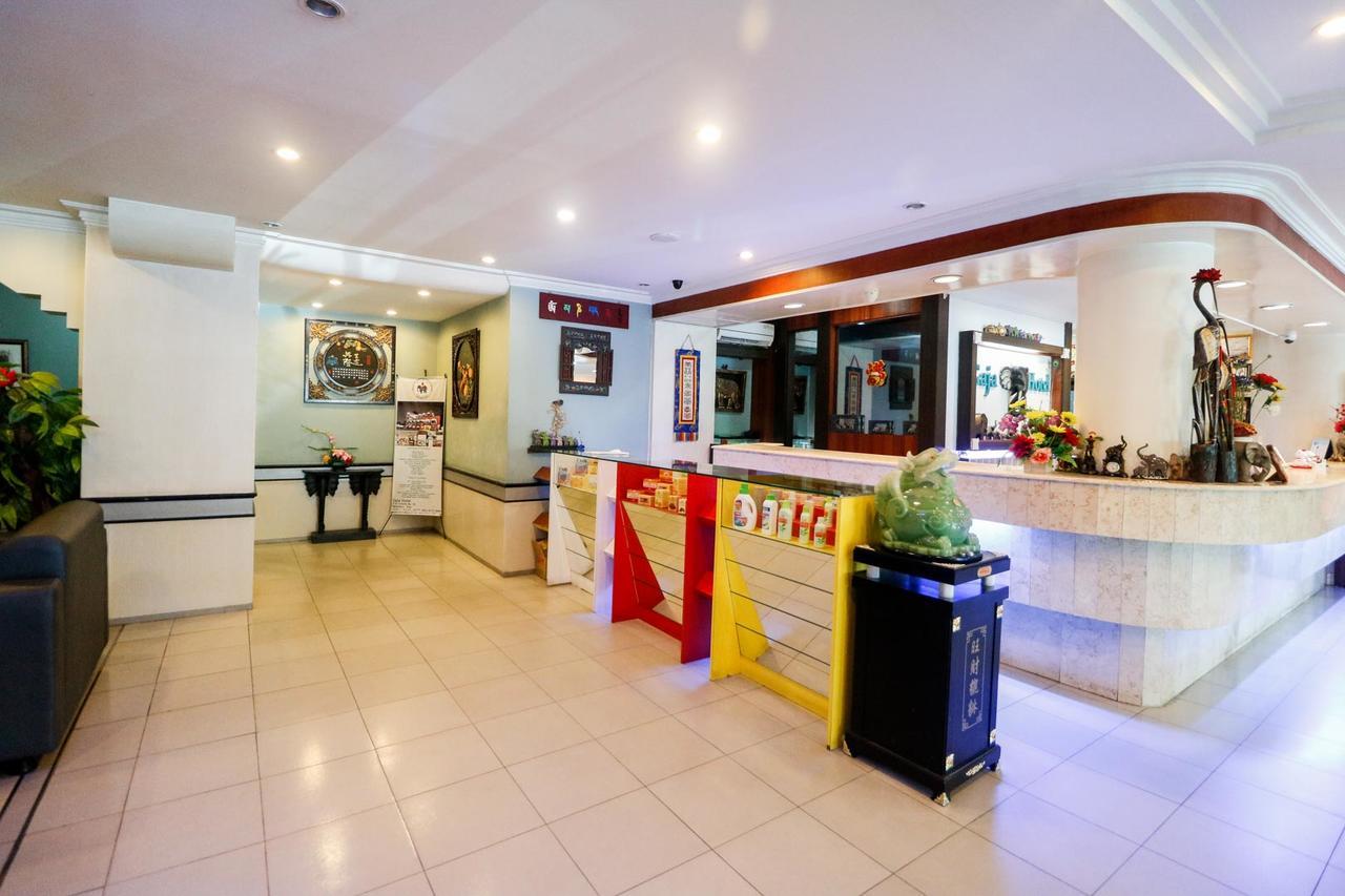 Reddoorz Plus @ Jalan Dr Sutomo Pekanbaru Exterior photo