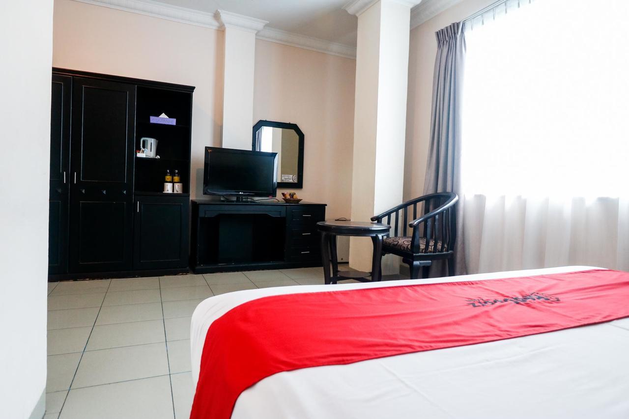 Reddoorz Plus @ Jalan Dr Sutomo Pekanbaru Exterior photo