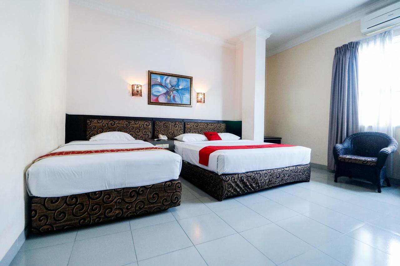Reddoorz Plus @ Jalan Dr Sutomo Pekanbaru Exterior photo