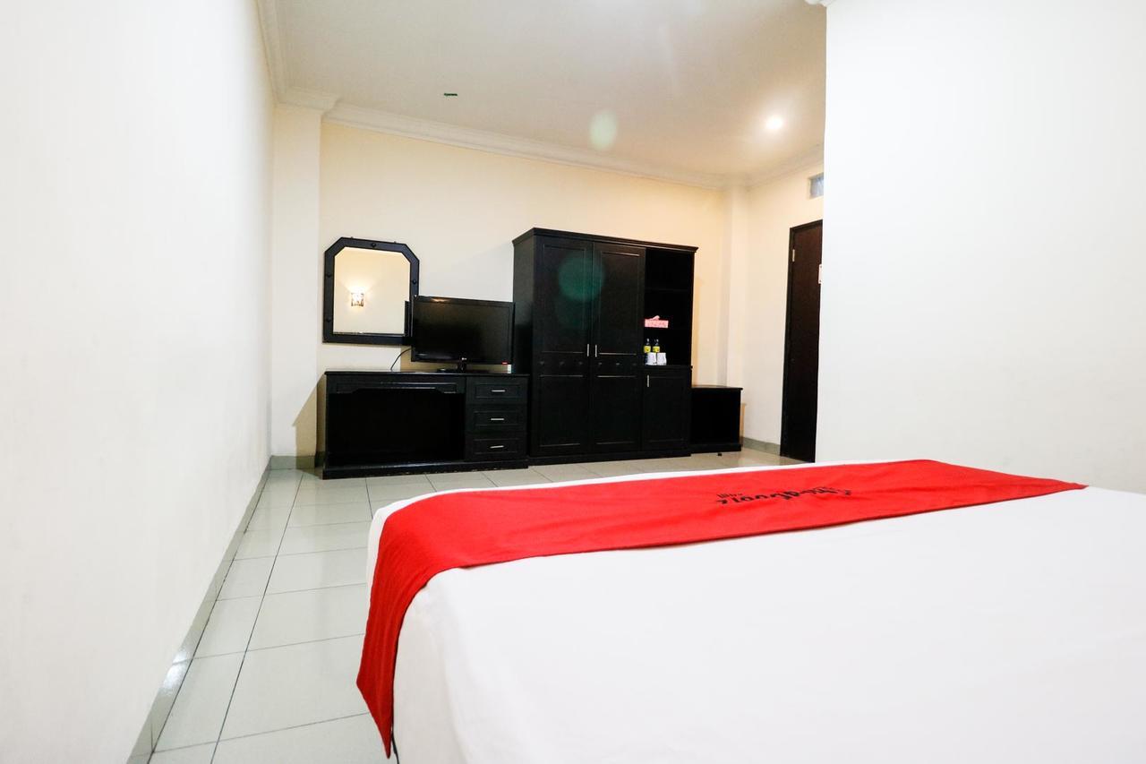 Reddoorz Plus @ Jalan Dr Sutomo Pekanbaru Exterior photo